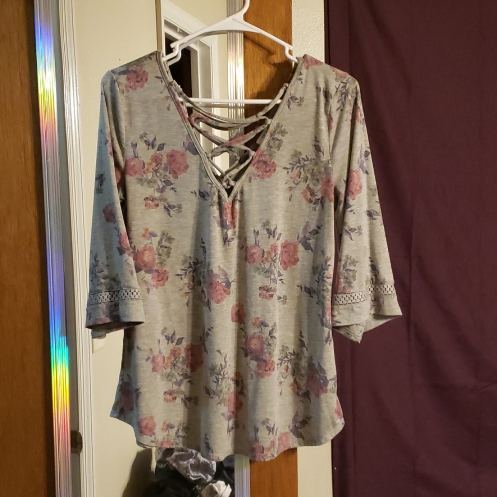 Floral quarter sleeved top